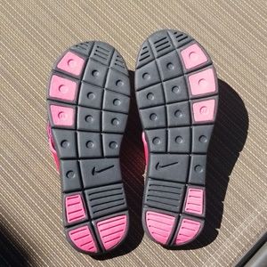 Nike Shoes - Nike Flip Flops Nike Shoes - Nike Flip Flops